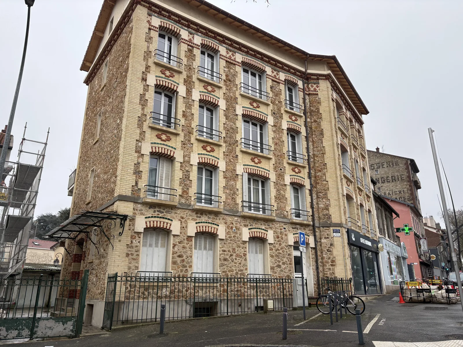 Rénovation et hydrogommage d'immeuble Chaville — après