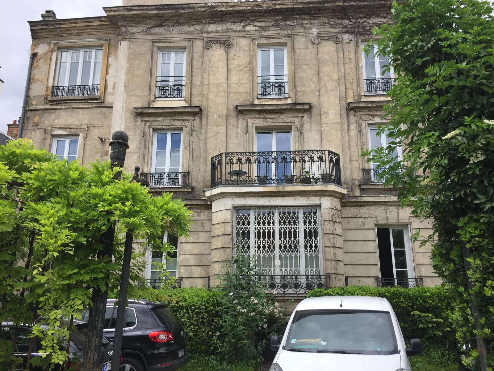 Ravalement micro-mortier de chaux et peinture minérale Suresnes — avant