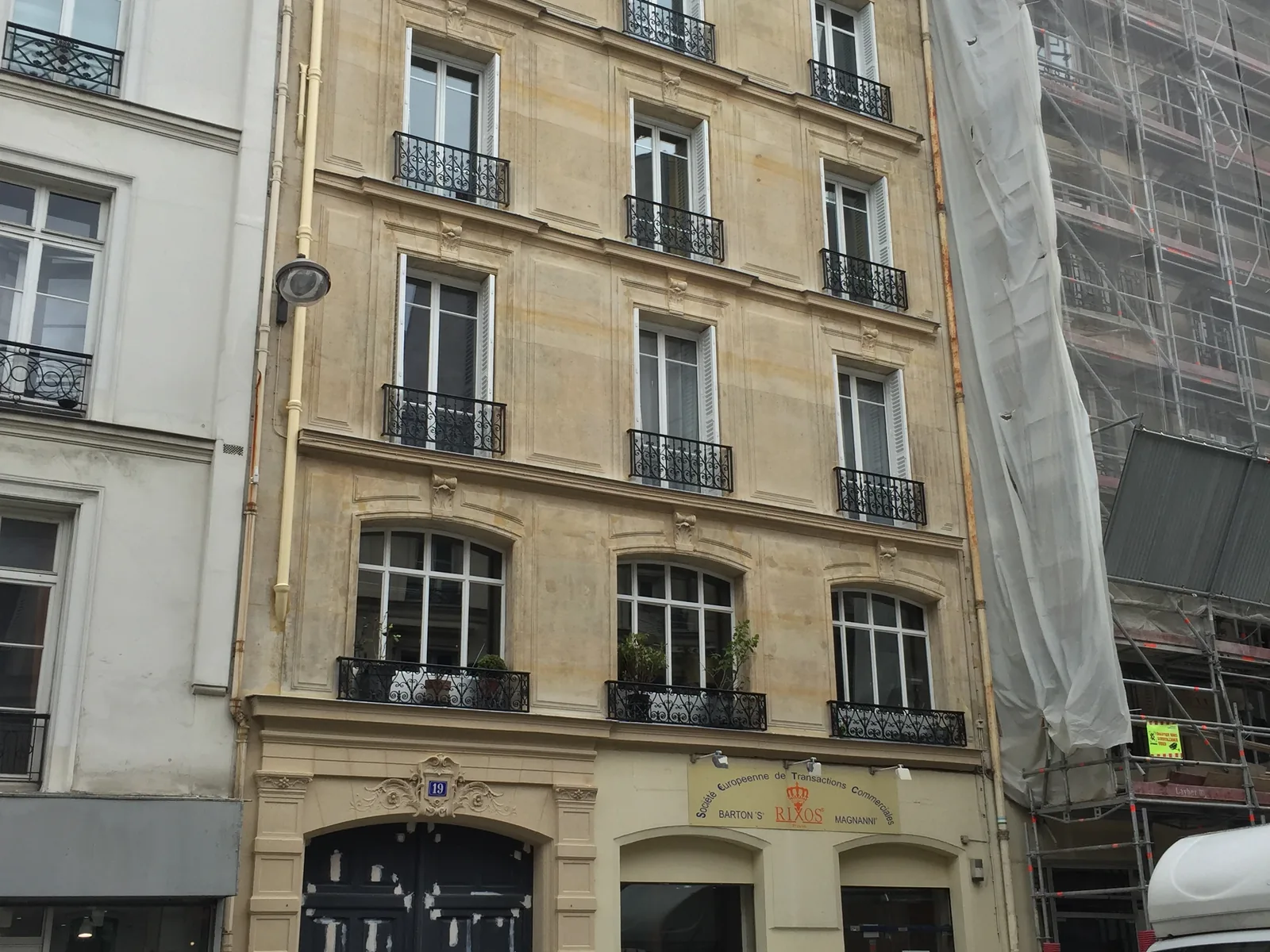Rénovation haussmannienne — nettoyage pierre et zinguerie Paris — après